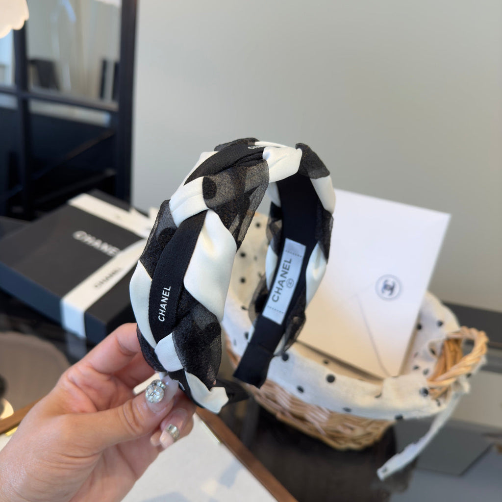 CC 26s Black White Headband 275558