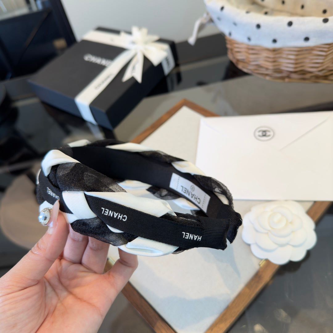 CC 26s Black White Headband 275558