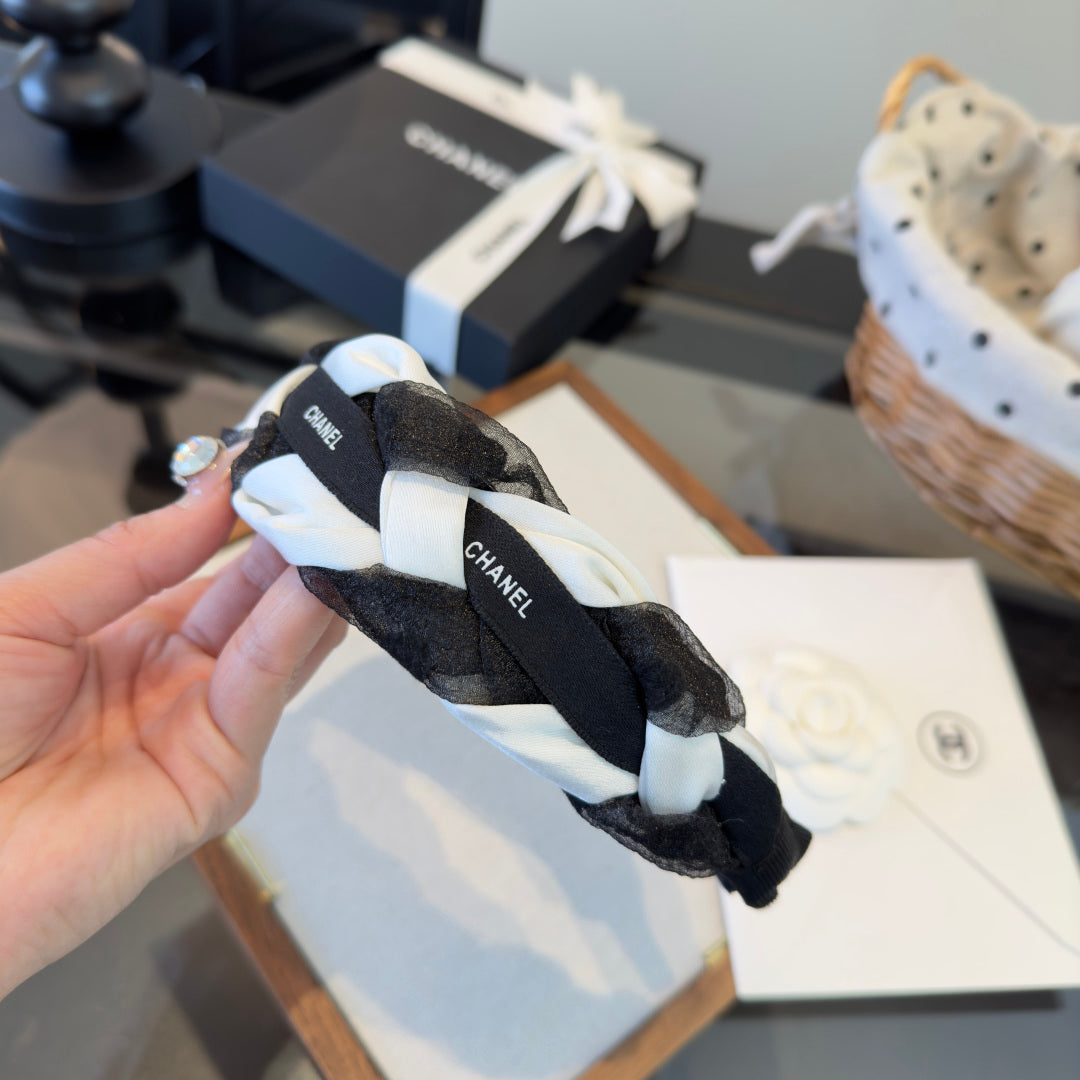 CC 26s Black White Headband 275558