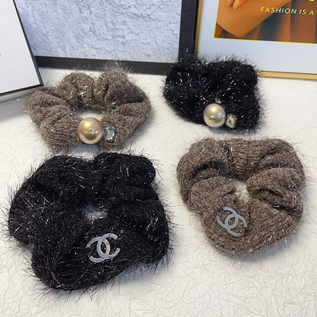 HAIR SCRUNCHIE BLACK WRINKLED FABRIC 151389